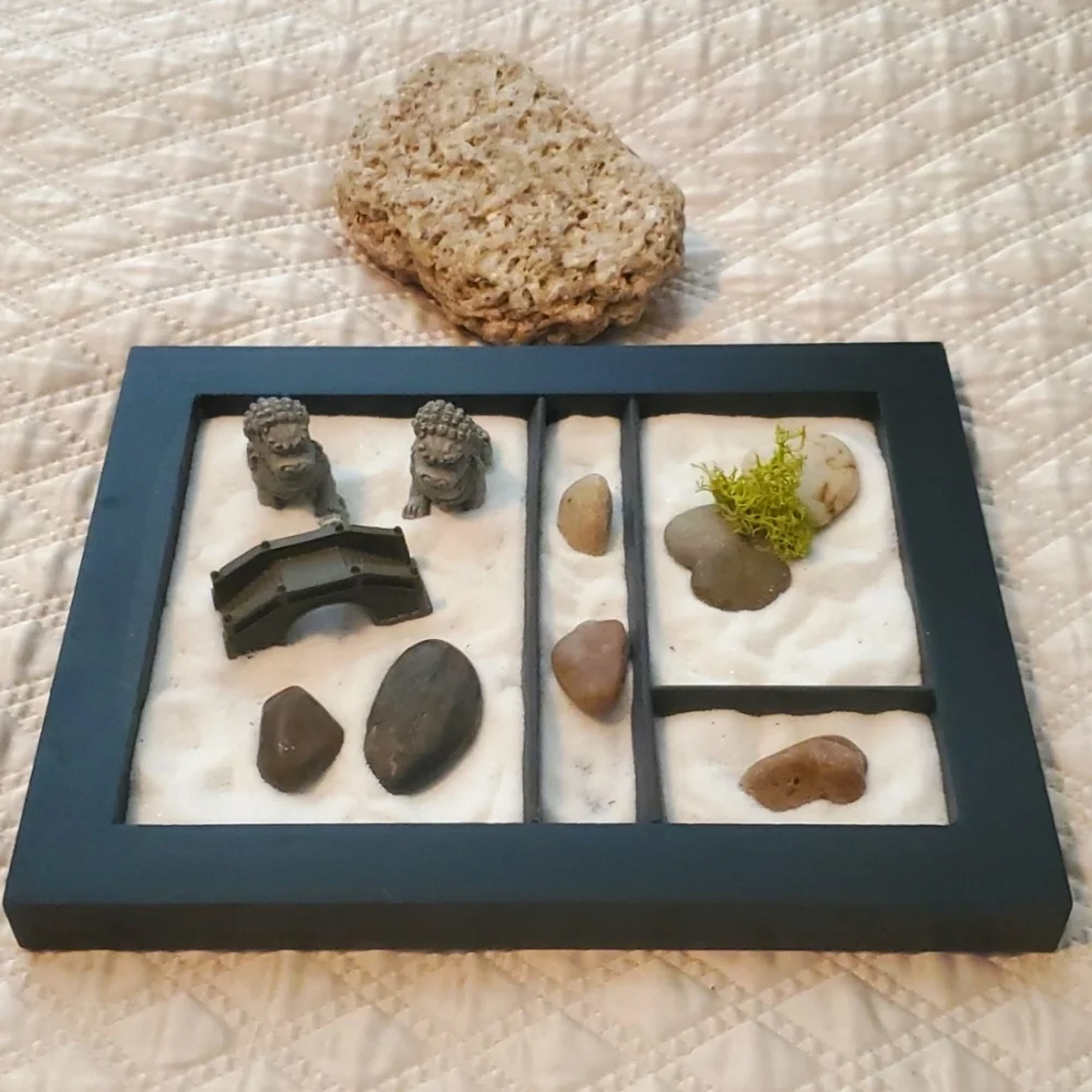 Tabletop Zen garden - Picture 1 of 4